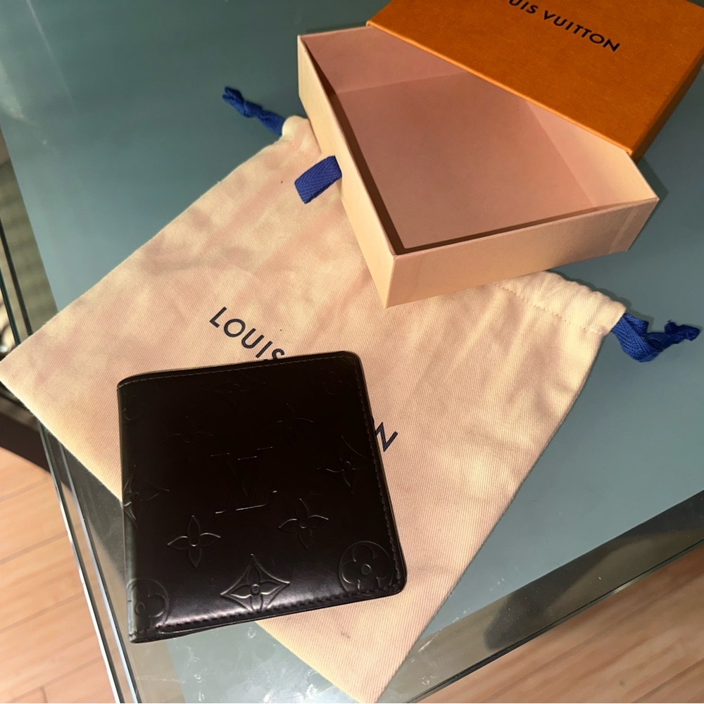 100% Authentic Luis Vuitton Wallet. Awesome Rare Wallet